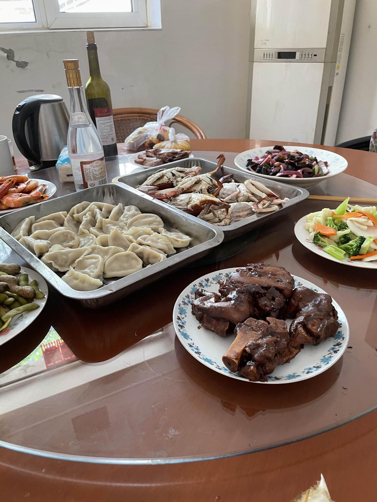 说起来我心里佩服一个人，这人我很熟悉。关于他父母的旧事我也清楚，可从来没对外提过