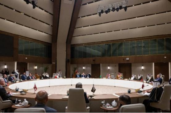 眼看着局势越来越糟，12国终于抱团出手亮明态度，直接硬刚谴责，黎巴嫩平民的遭遇看