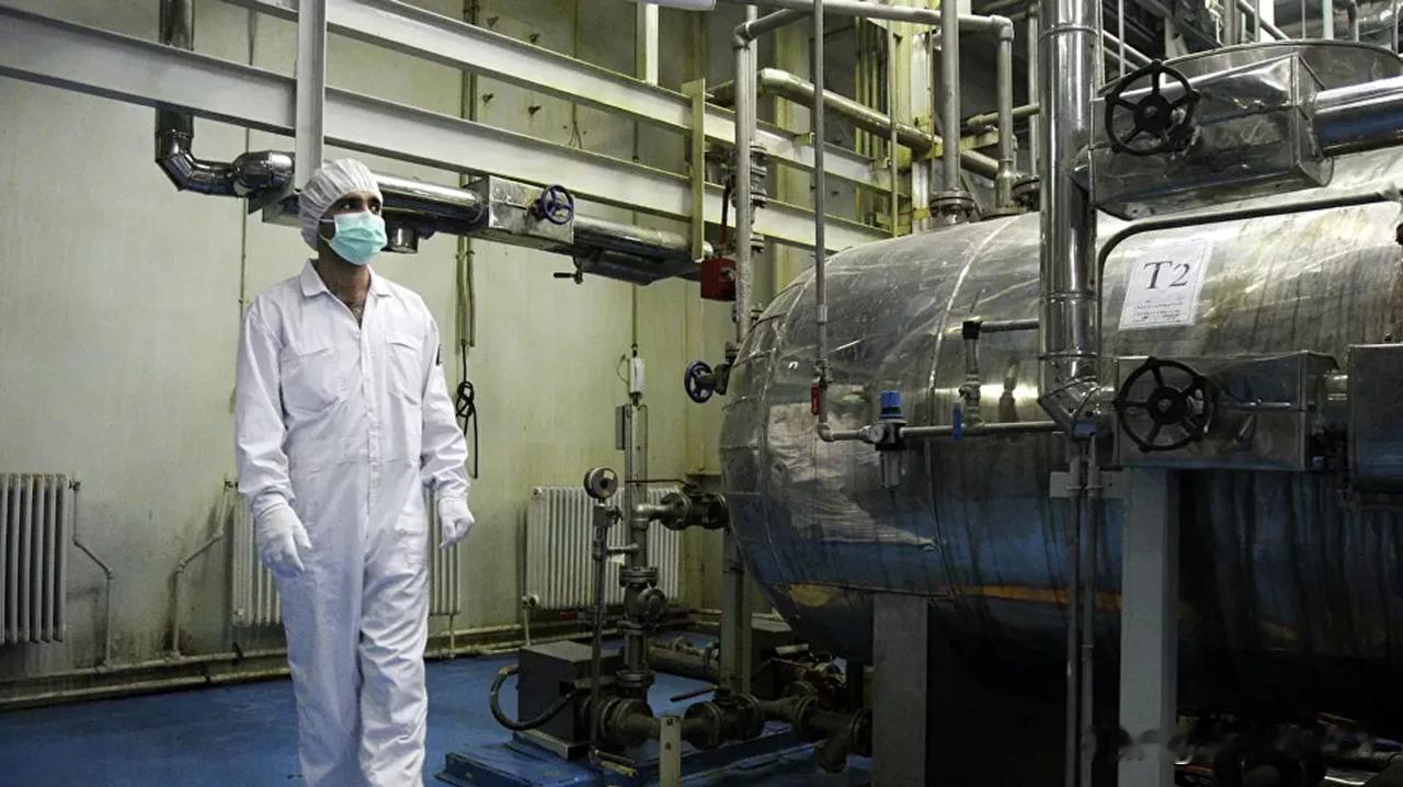 伊朗外交部：不向他国运送浓缩铀，并就伊核问题与俄中保持定期联系

¬ 伊朗外交部