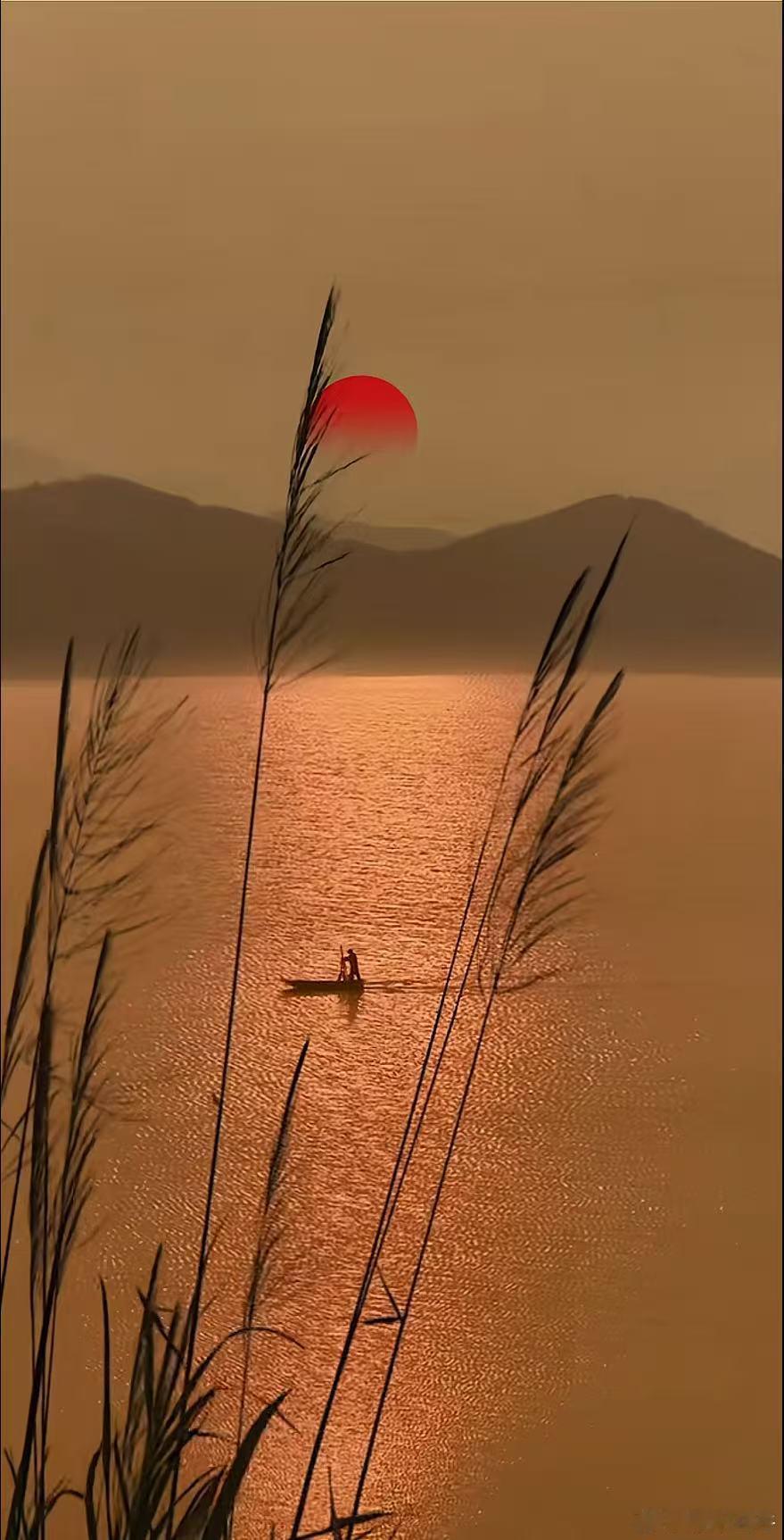 寒鸦飞数点，流水绕孤村。斜阳欲落处，一望黯销魂。 