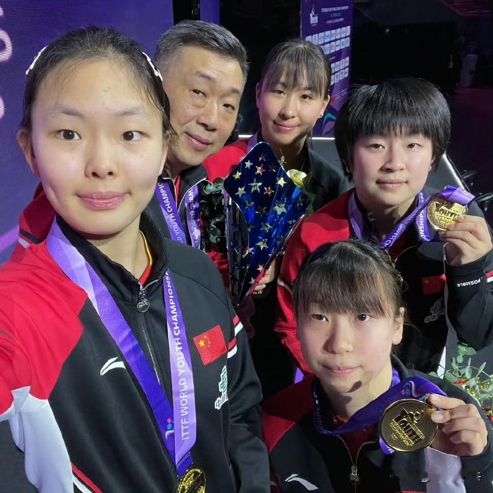 🏓2025年世界青年乒乓球锦标赛
【U19女团冠军自拍🤳】 ​​​
2025
