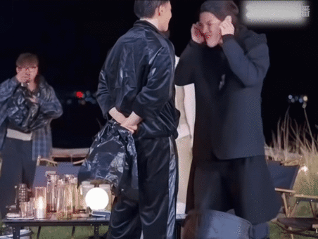 向佐 喜剧界不可多得的人才  综艺舞台上的向佐太亮眼，和黄子韬互动满是笑料，co