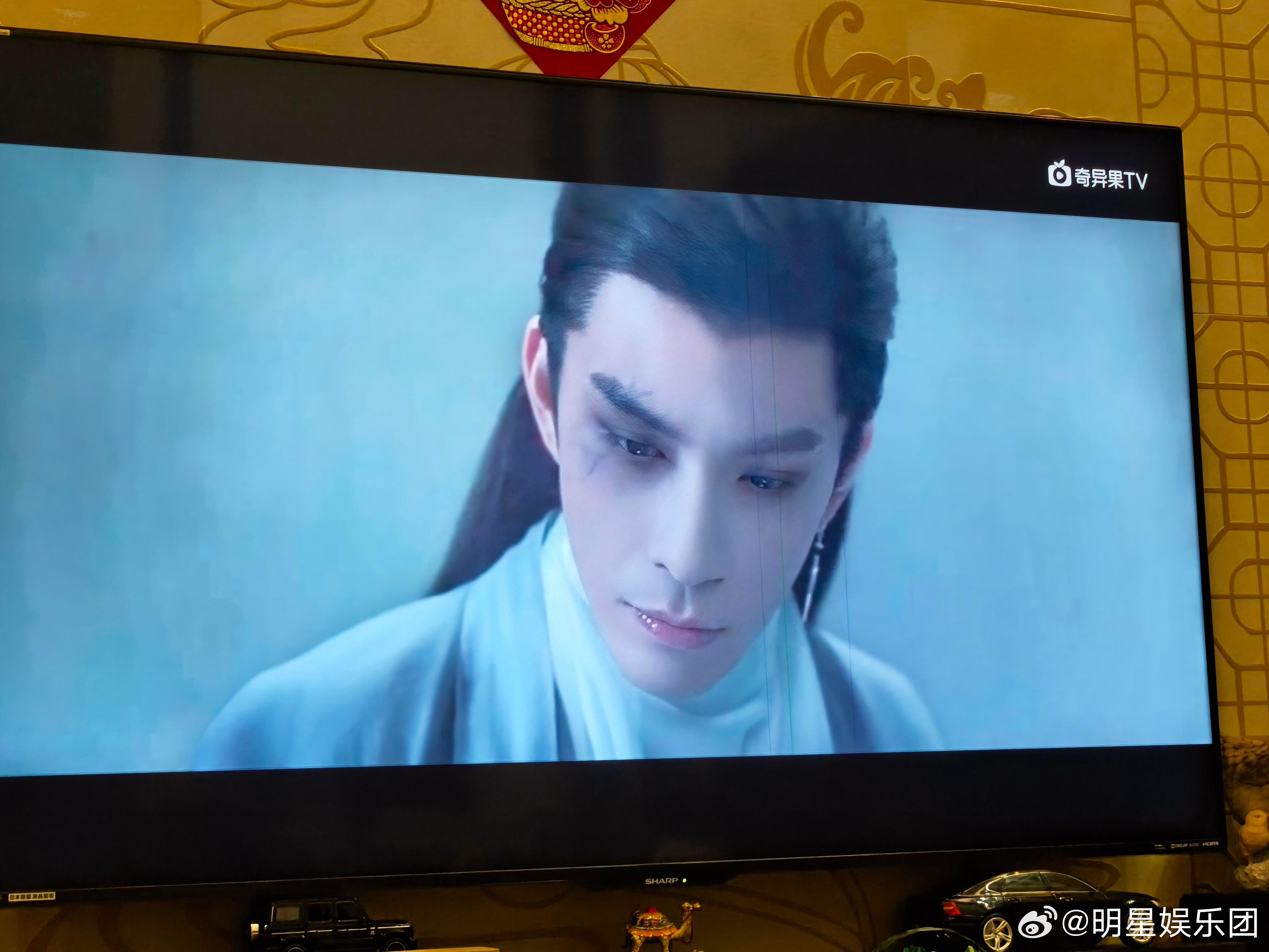 大黑龙继承了东方青苍尊上之位吗哈哈哈在看淮水竹亭，大黑龙这妆造也太像东方青苍了吧