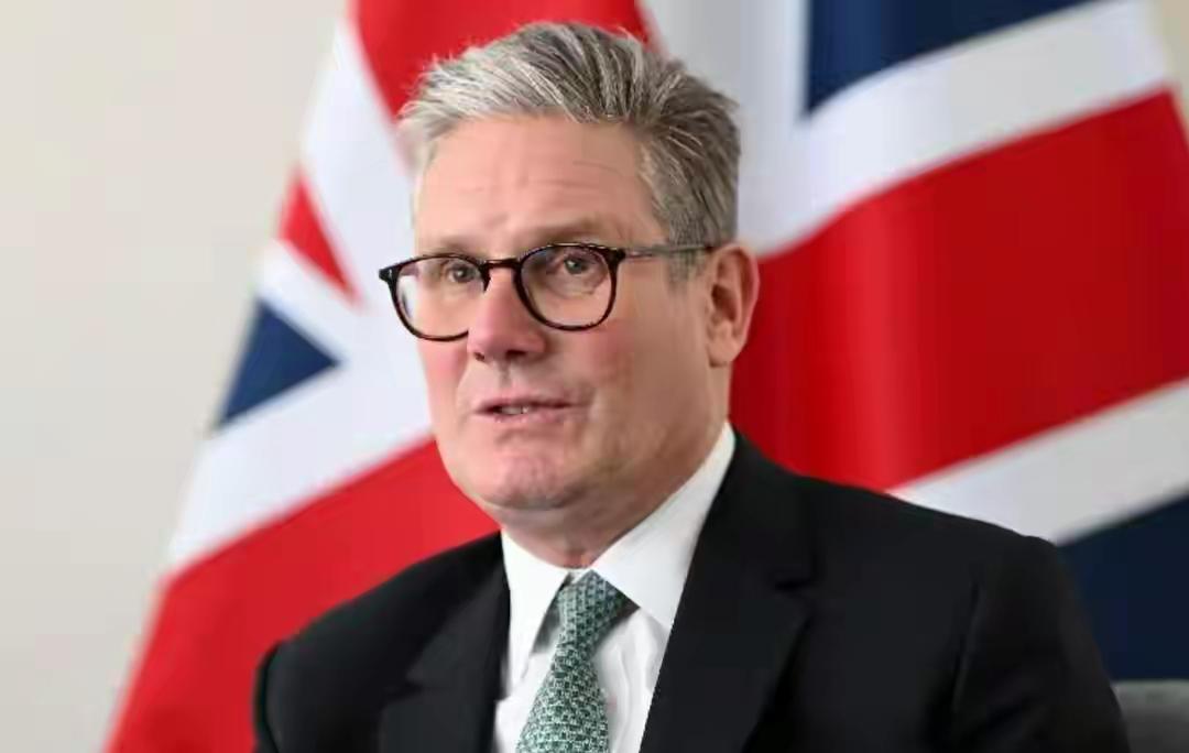 英首相递上访华敲门砖，批准中使馆项目，白宫传出咆哮声