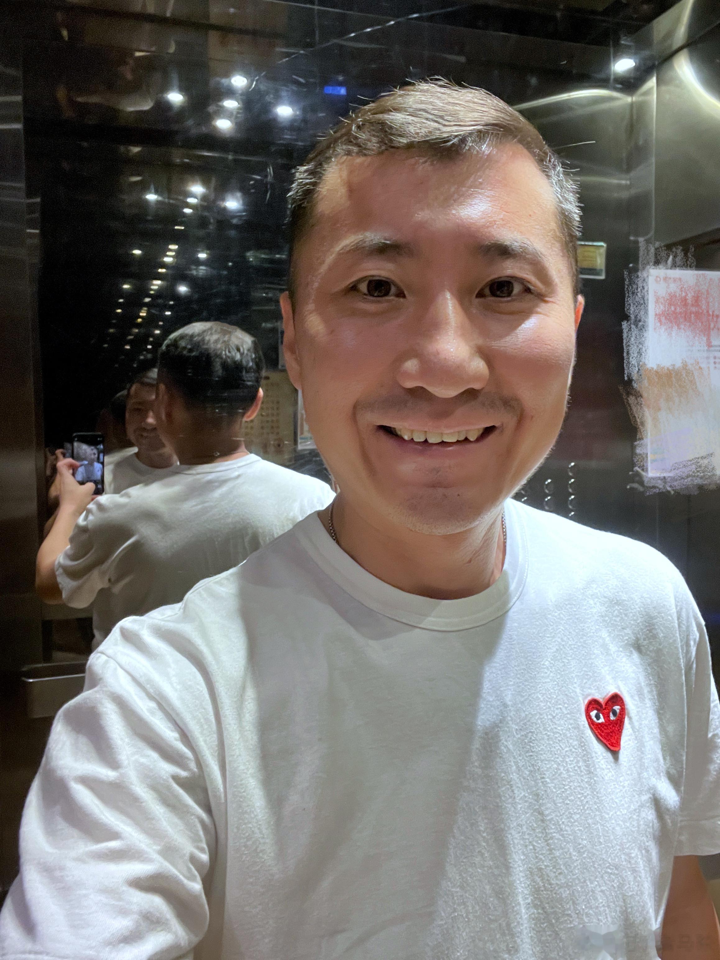 过去是痛楚的，你可以逃避，也可以向它学习。 好梦~~~ ​​​