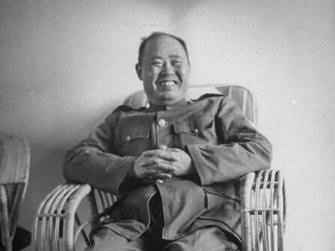 1946年傅作义发文公开嘲讽毛主席，毛主席看后：全文转载，通报全军！

1946
