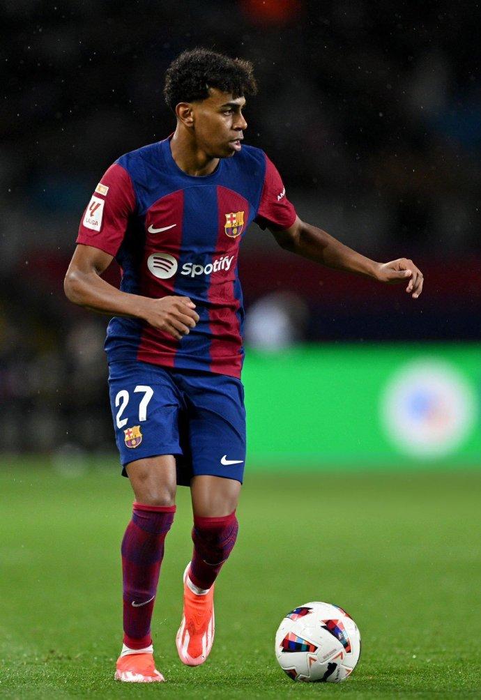 巴萨拿红牌的概率和切尔西一样。弗尔明出血是转折点，球没进受伤停了那么久了给了马竞