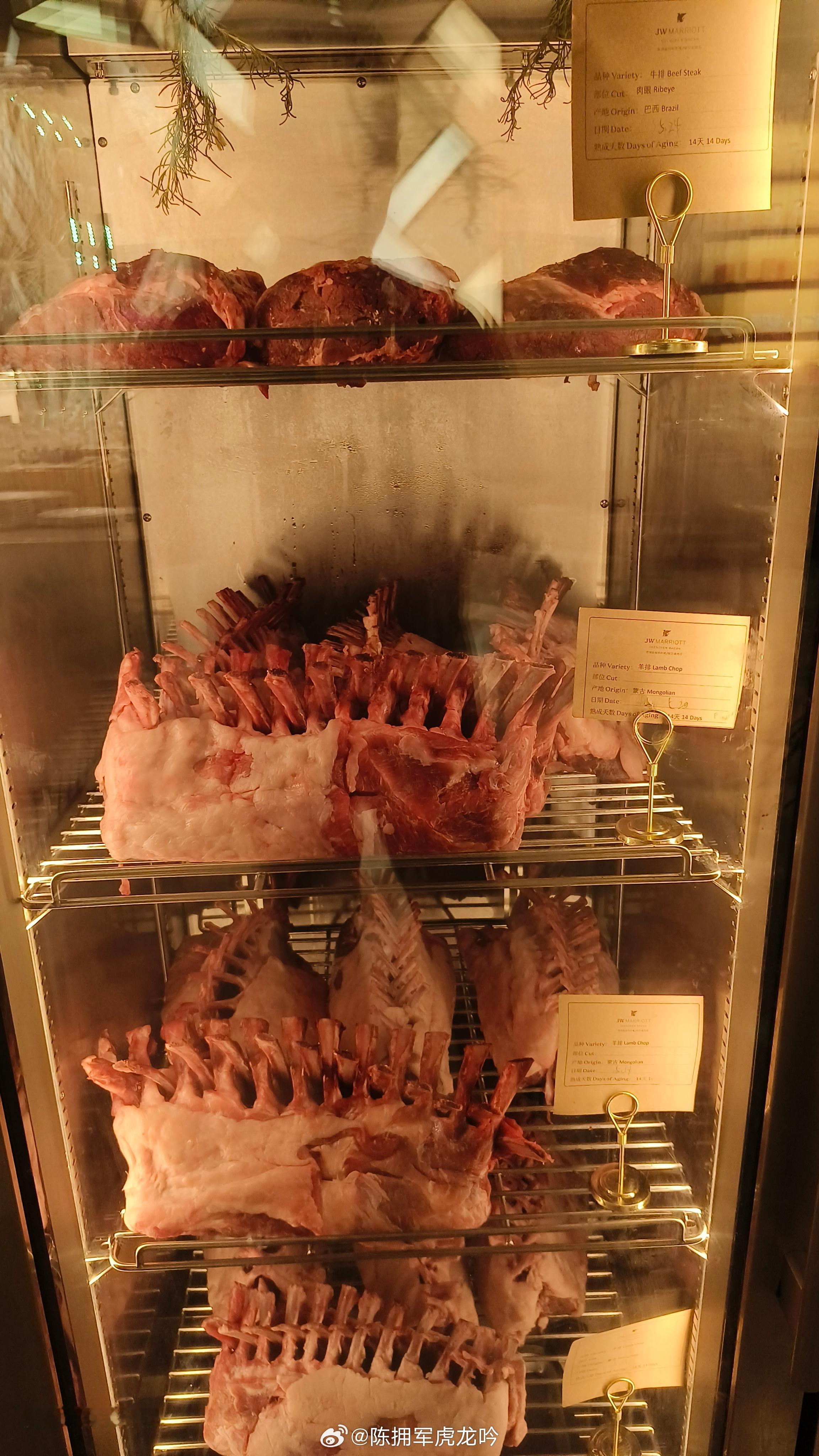 深圳前海华侨城JW万豪这个牛排羊排食材的明厨展示真心不错！食材的品质、部位、产地