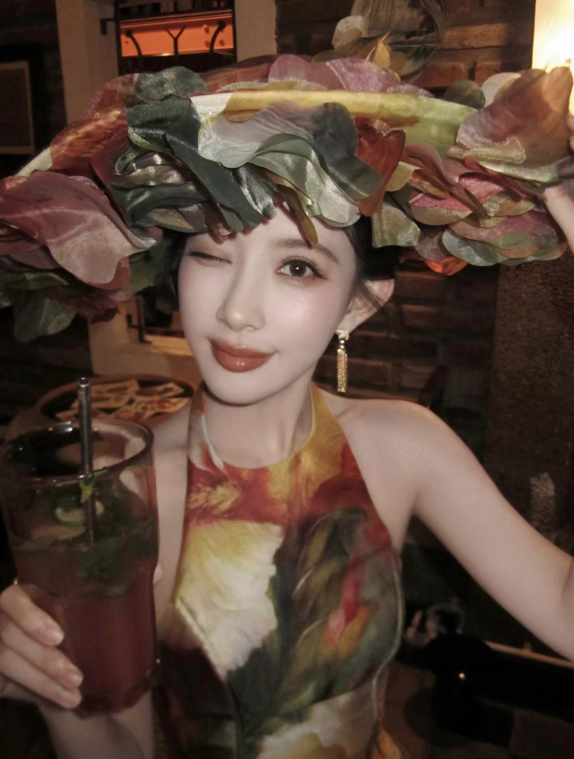 孟子义闪耀雅加达，亮相WeTv活动。同行的还有周翊然。

WeTV全球代言人孟子