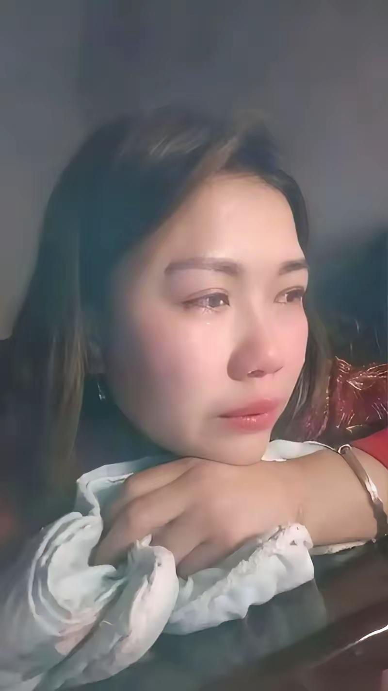 女人离婚后突然顿悟：已婚时围着我的男人，我单身之后全消失了
 
见过很多婚姻里最