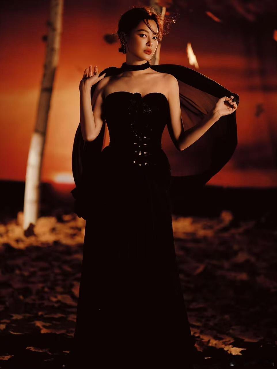 辛芷蕾es黑裙高定辛芷蕾第三套ES高定辛芷蕾第三套ES高定，好美， 