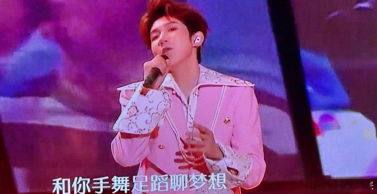 王源 跑调 张韶涵都救不了他，哈哈！笑死了！[允悲][允悲] 