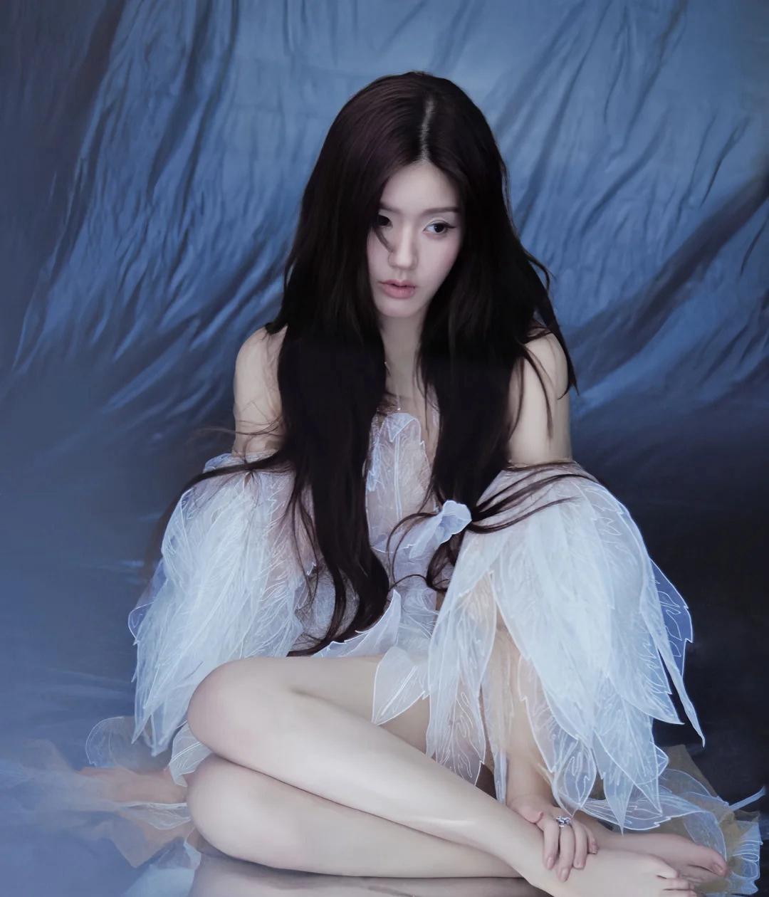 你有没有发现，赵露思好像隔三差五就会陷入一场舆论风波？
表面看，是粉丝互撕或言行