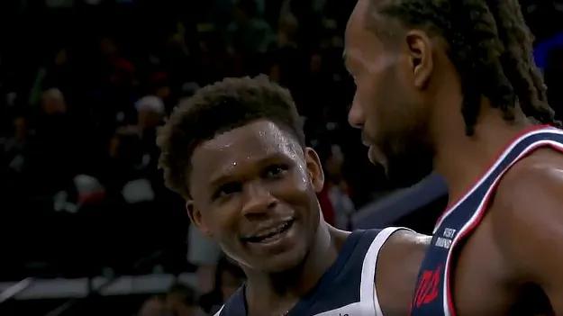 爱德华兹贡献了经典名场面，感觉离开哈登祖巴茨的小卡又回到了巅峰的战神卡，今年季后