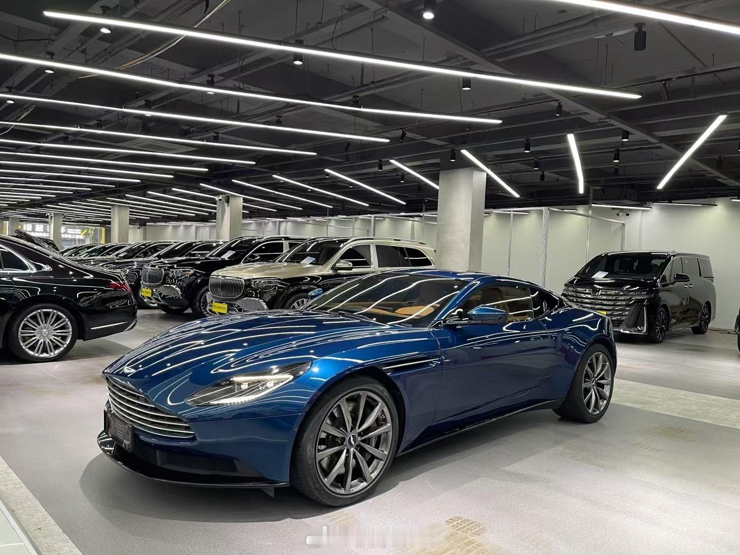 最新到店：V8-DB11 Coupe2018年-两万多公里极品一手车！市面难寻！