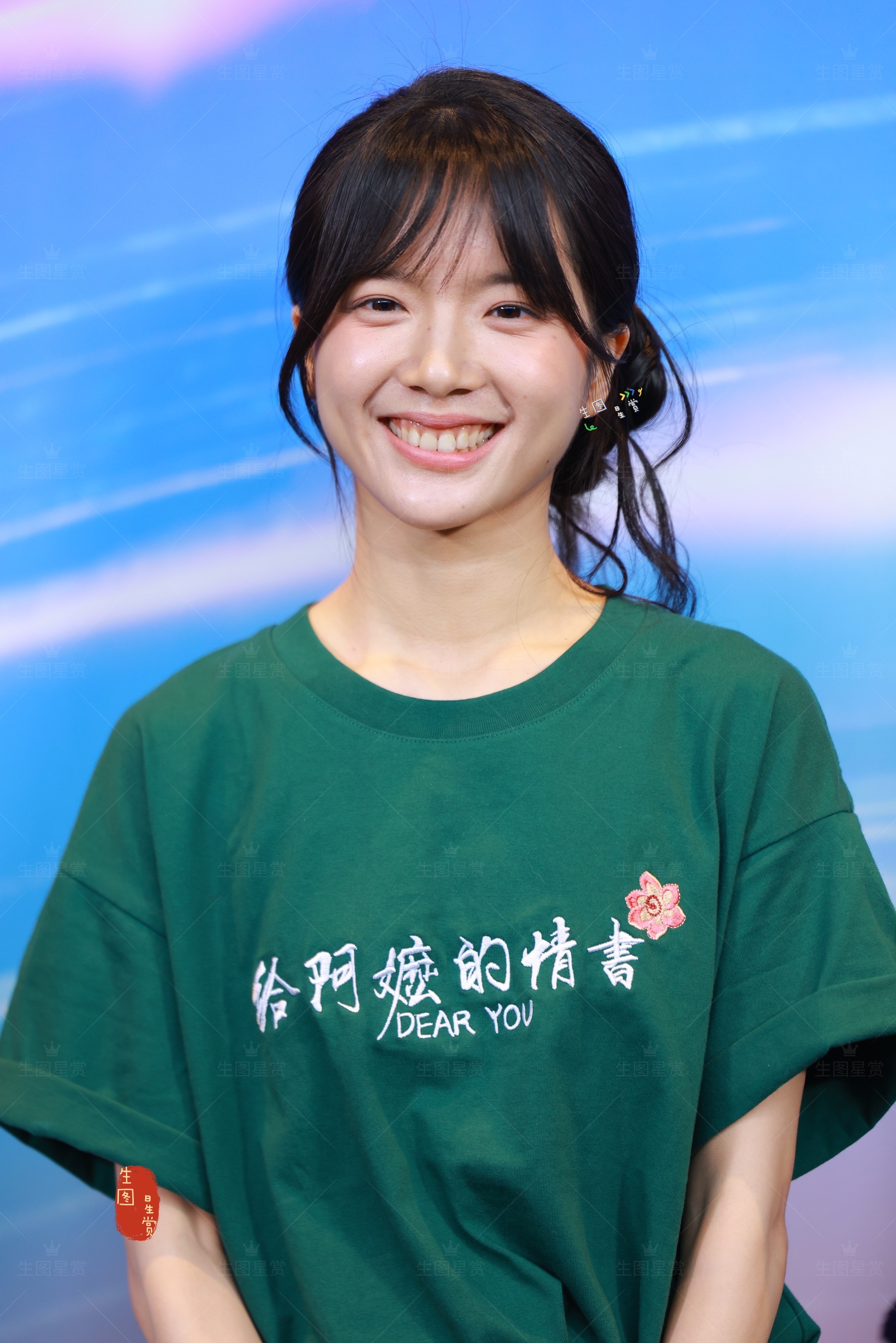 可爱灵气的南枝，笑起来特别甜李思潼🎶奇遇夜红毯生图掉落李思潼谢南枝给阿嬷的情书