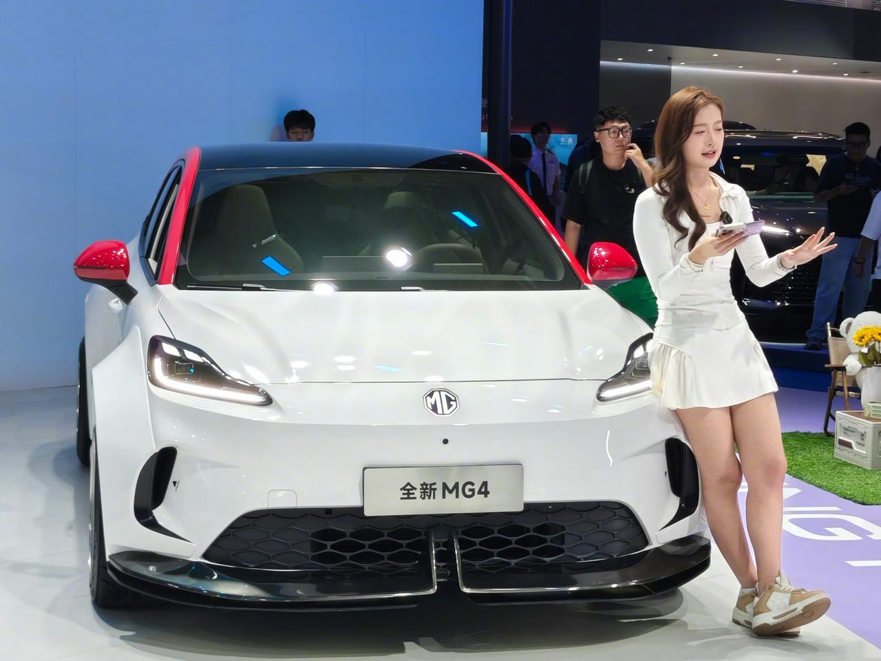 全新MG4正式上市，指导价6.88万元起，限时补贴价更是低至6.58万元起 ，这