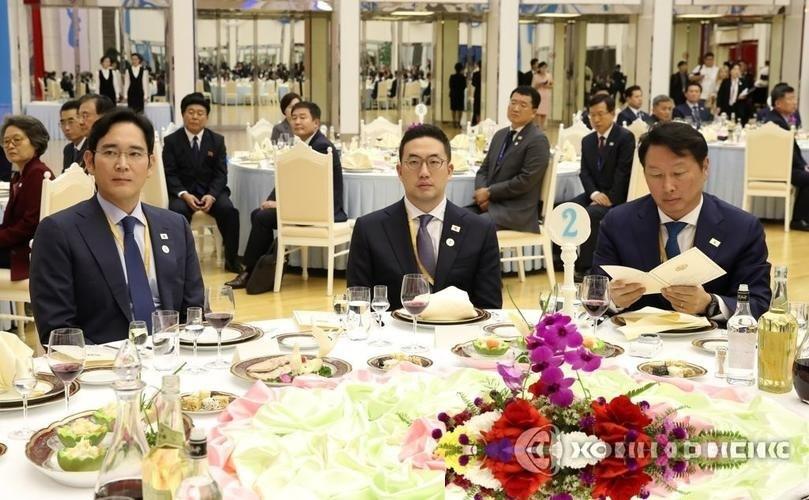 用韩、英、中三种语言同时发文，韩国外长赵显这一波操作，可以说是把外交叙事玩出新花