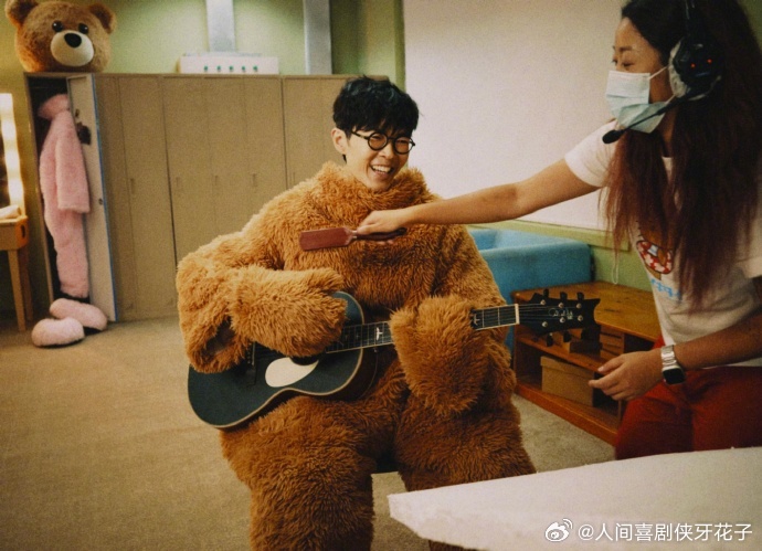 方大同入围金曲奖最佳作词人方大同凭才二十三入围金曲奖最佳作词人《才二十三》的歌词