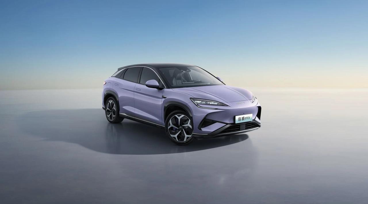 比亚迪高阶全能SUV上市，基于全新e平台3.0Evo首款海狮07EV，起售价18