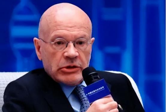 为什么西方国家都不喜欢中国？英国专家：中国有一个