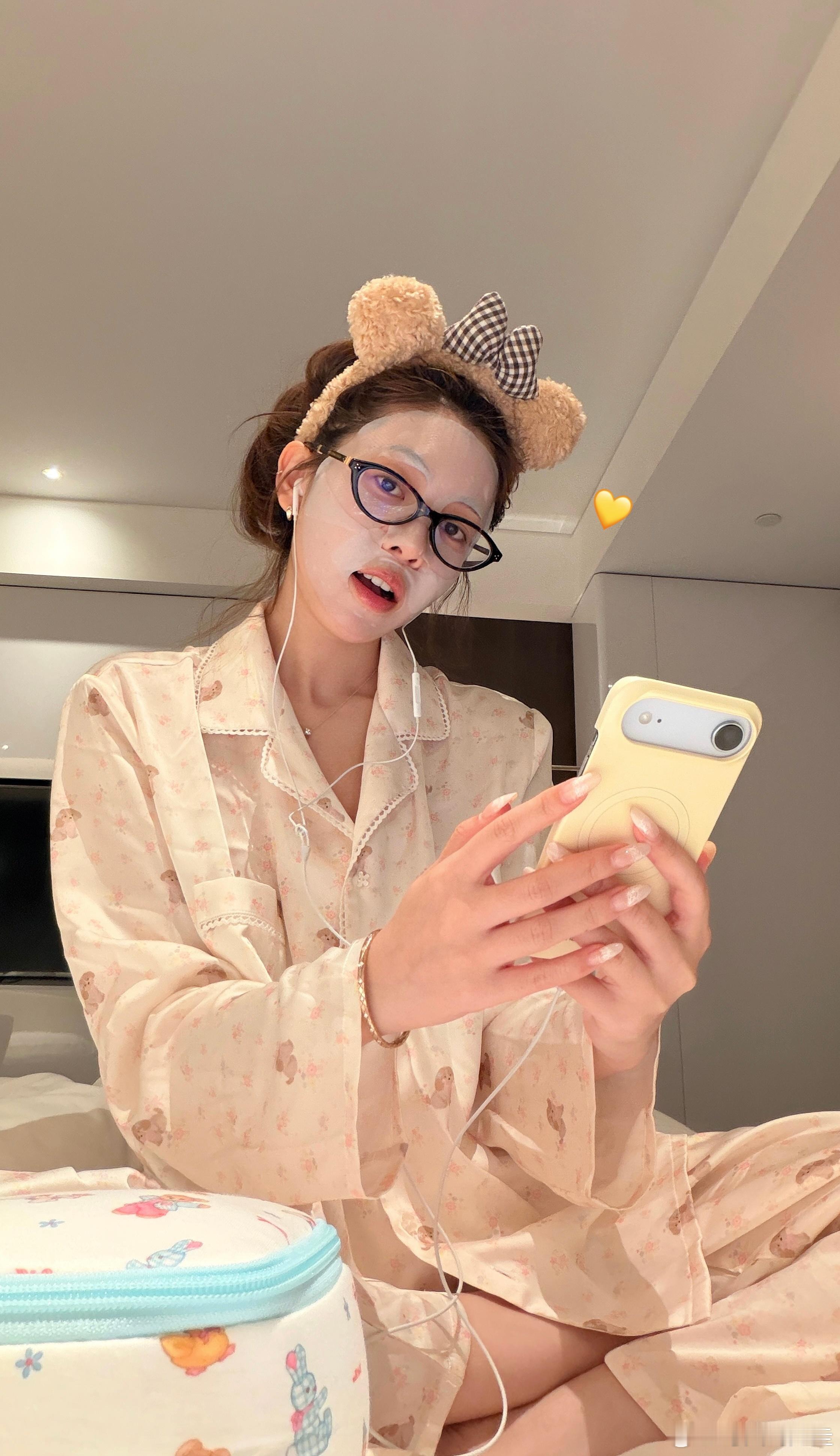 2026年用iPhone 17 Air却还在用有线耳机是什么水平？ 