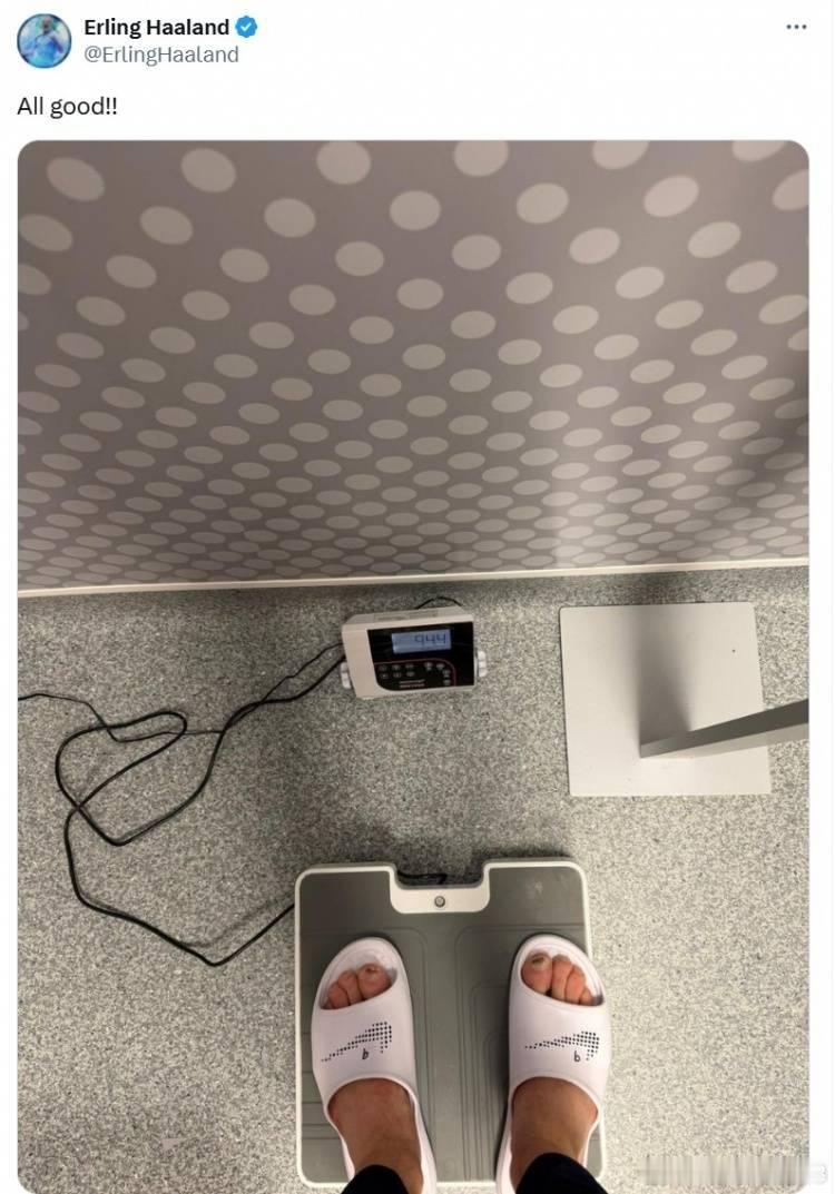 每逢佳节不许胖三斤！哈兰德晒体重秤回应瓜帅严苛要求------颇爱搞怪的哈兰德社