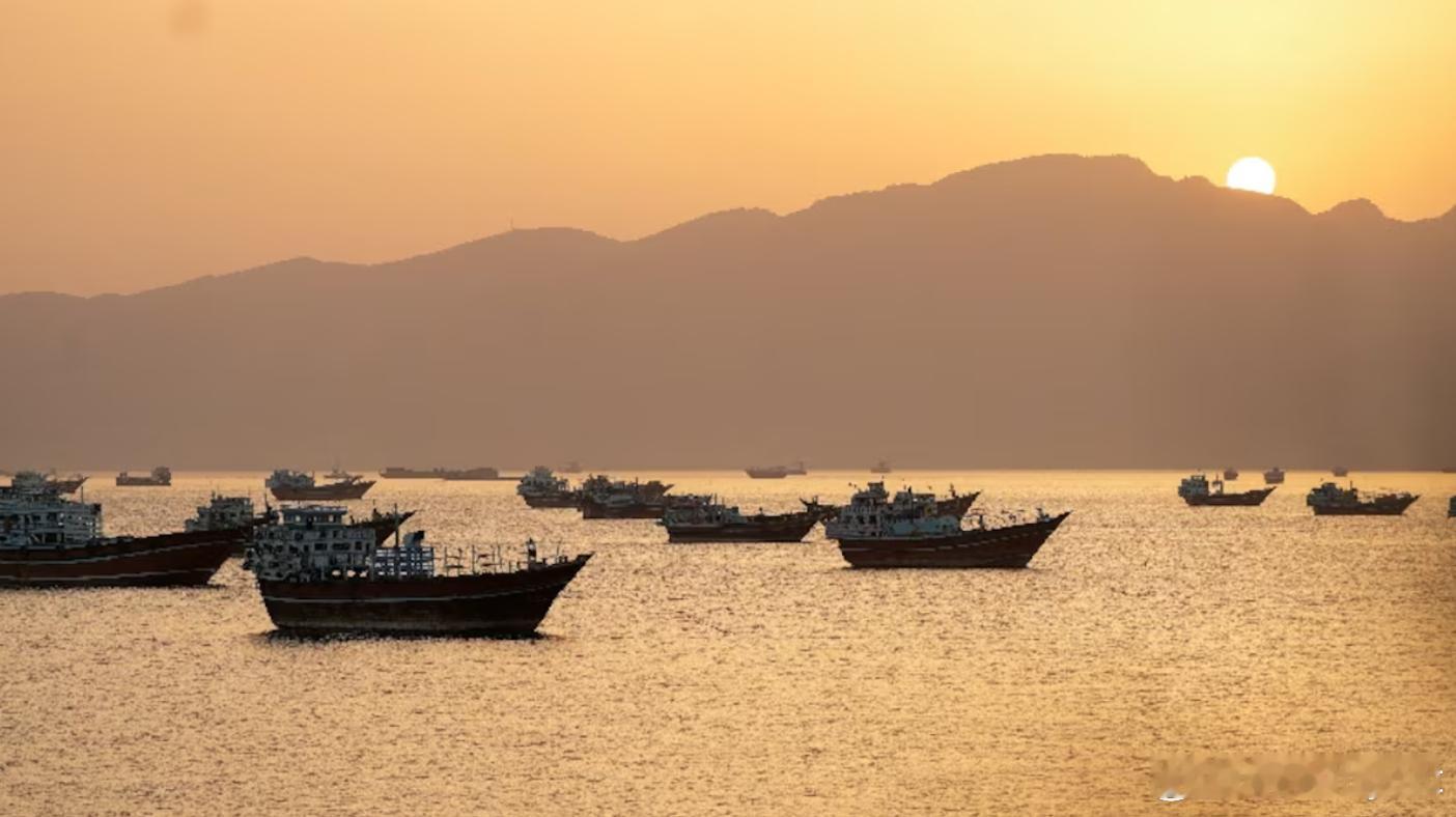中国两艘超级油轮驶离霍尔木兹海峡 携带约400万桶原油海外新鲜事美以伊冲突 路透