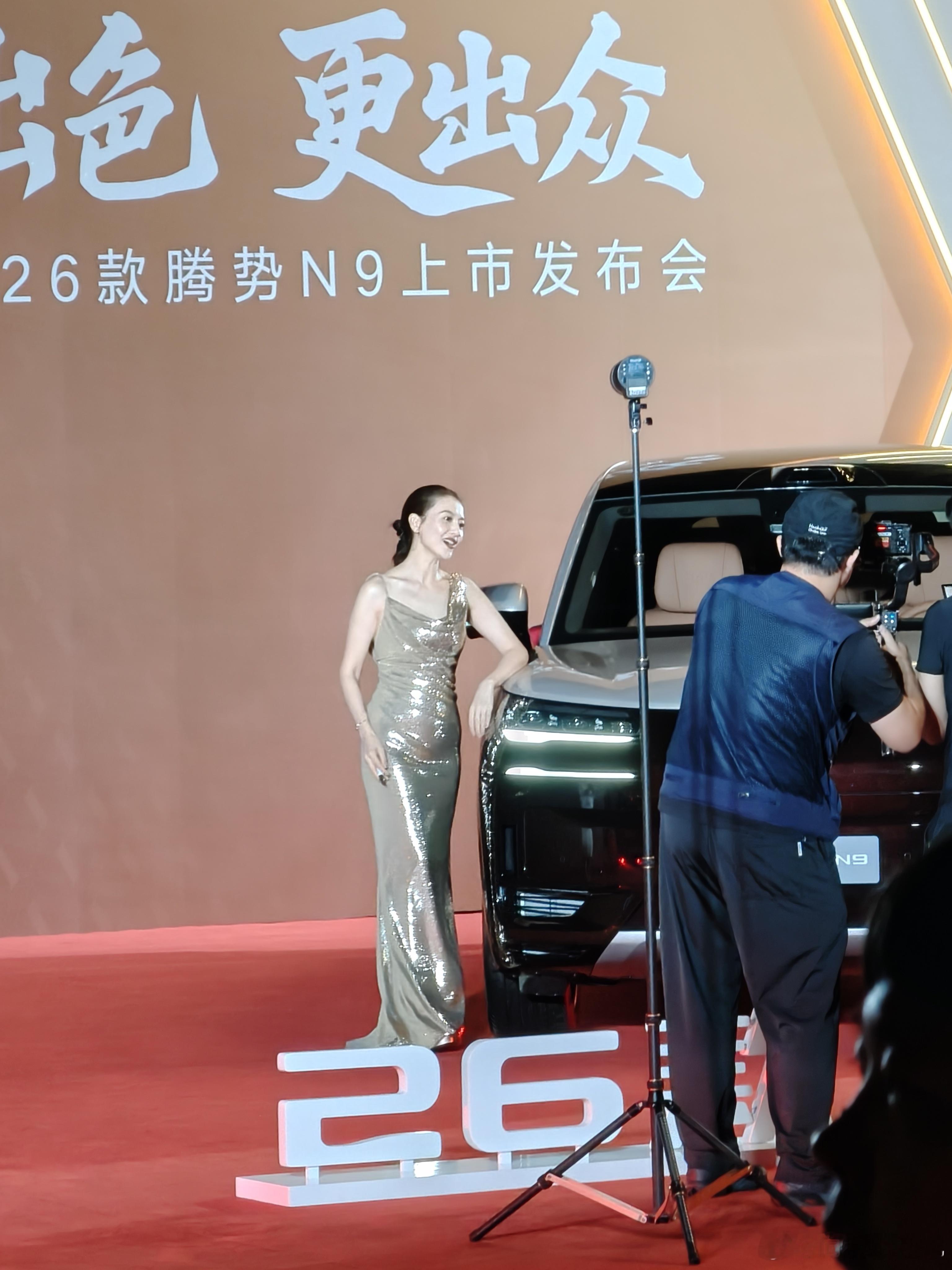 行吧，也是见过高圆圆的人了[二哈] ​​​