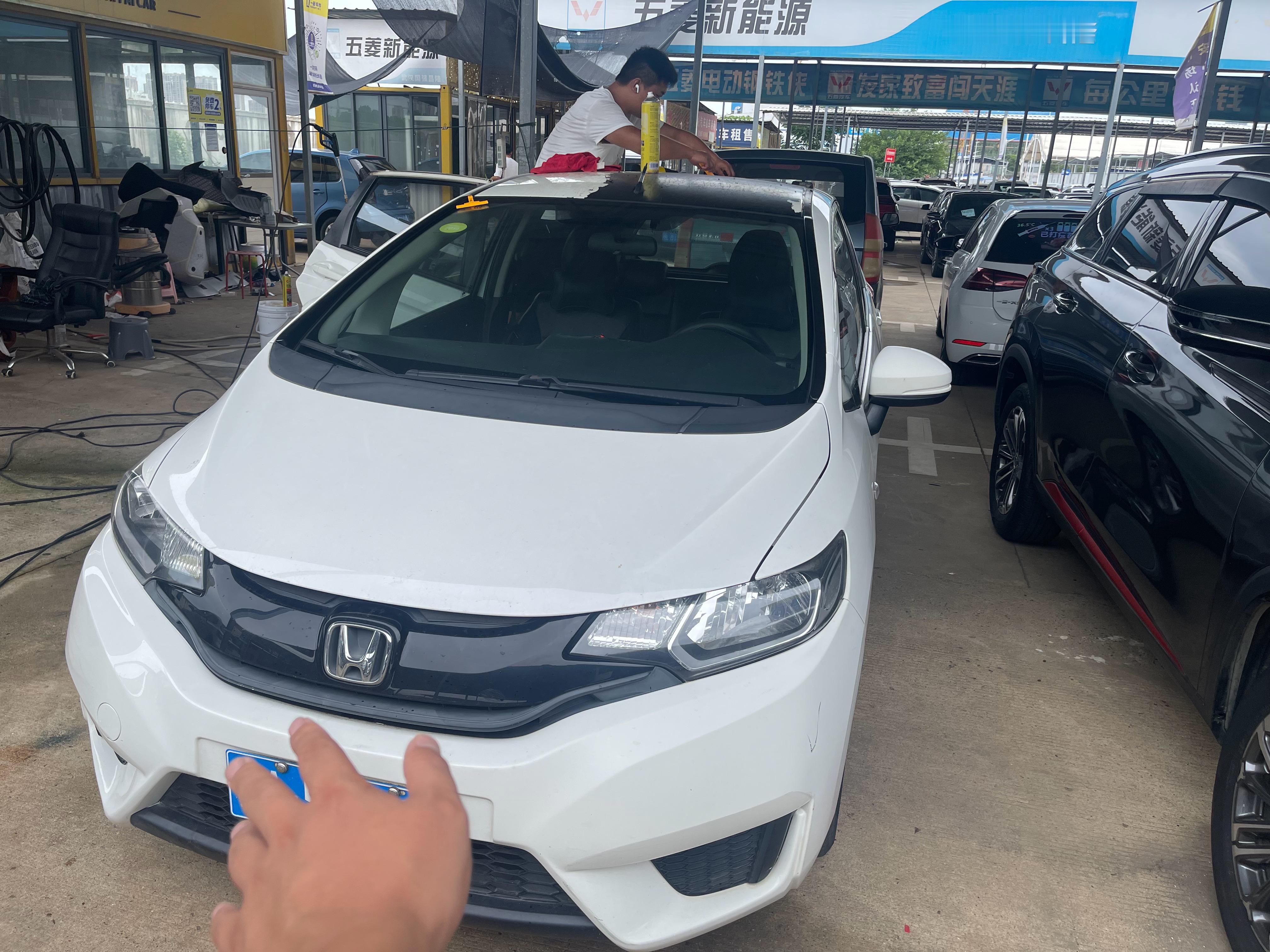 贴膜1小时，撕膜1整天 。下次收车，谁的车顶有膜，自己撕完，再交给我们[doge