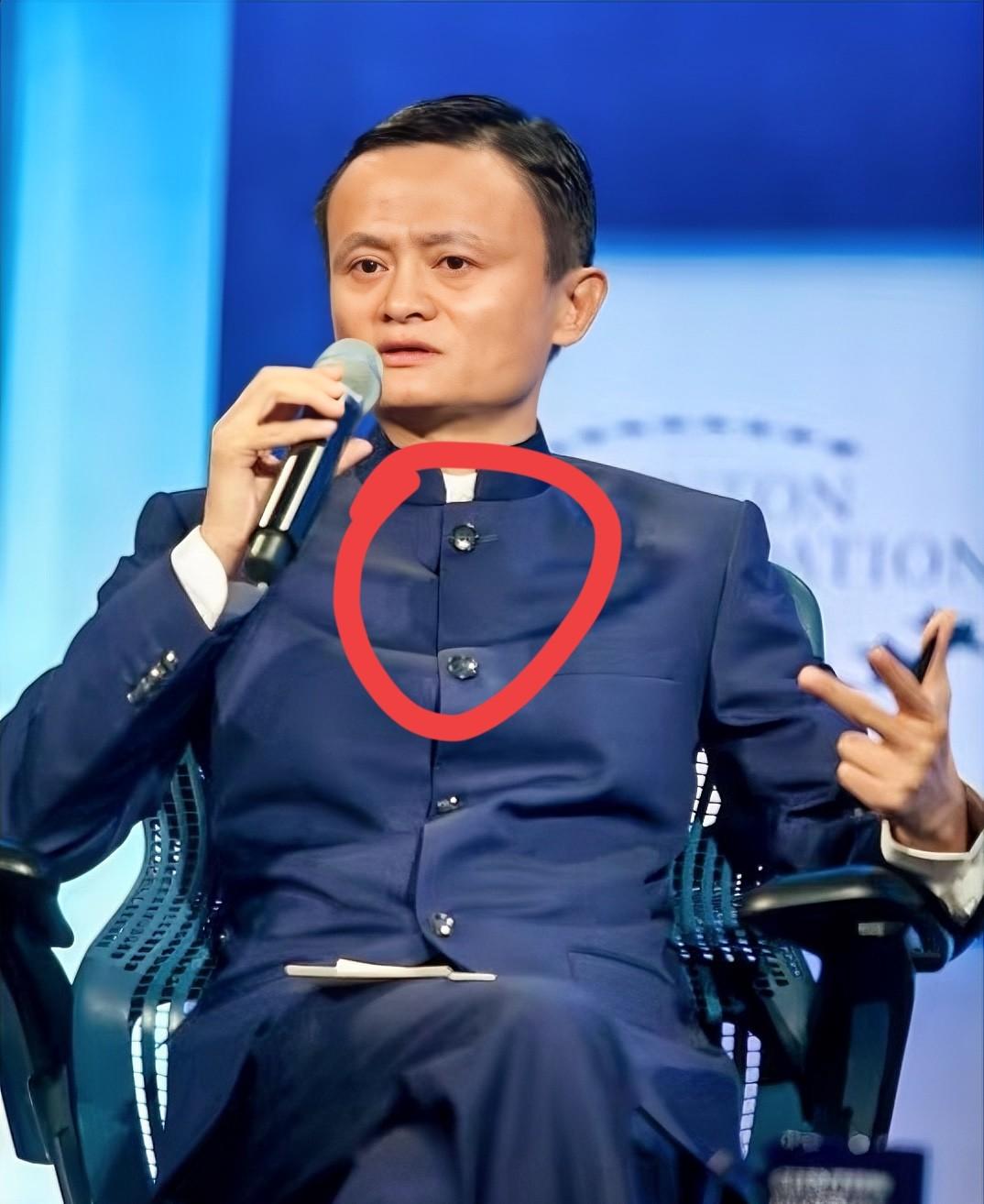 马云十年前那句“京东未来注定是悲剧”正在被现实疯狂打脸。

京东不仅没被庞大的员