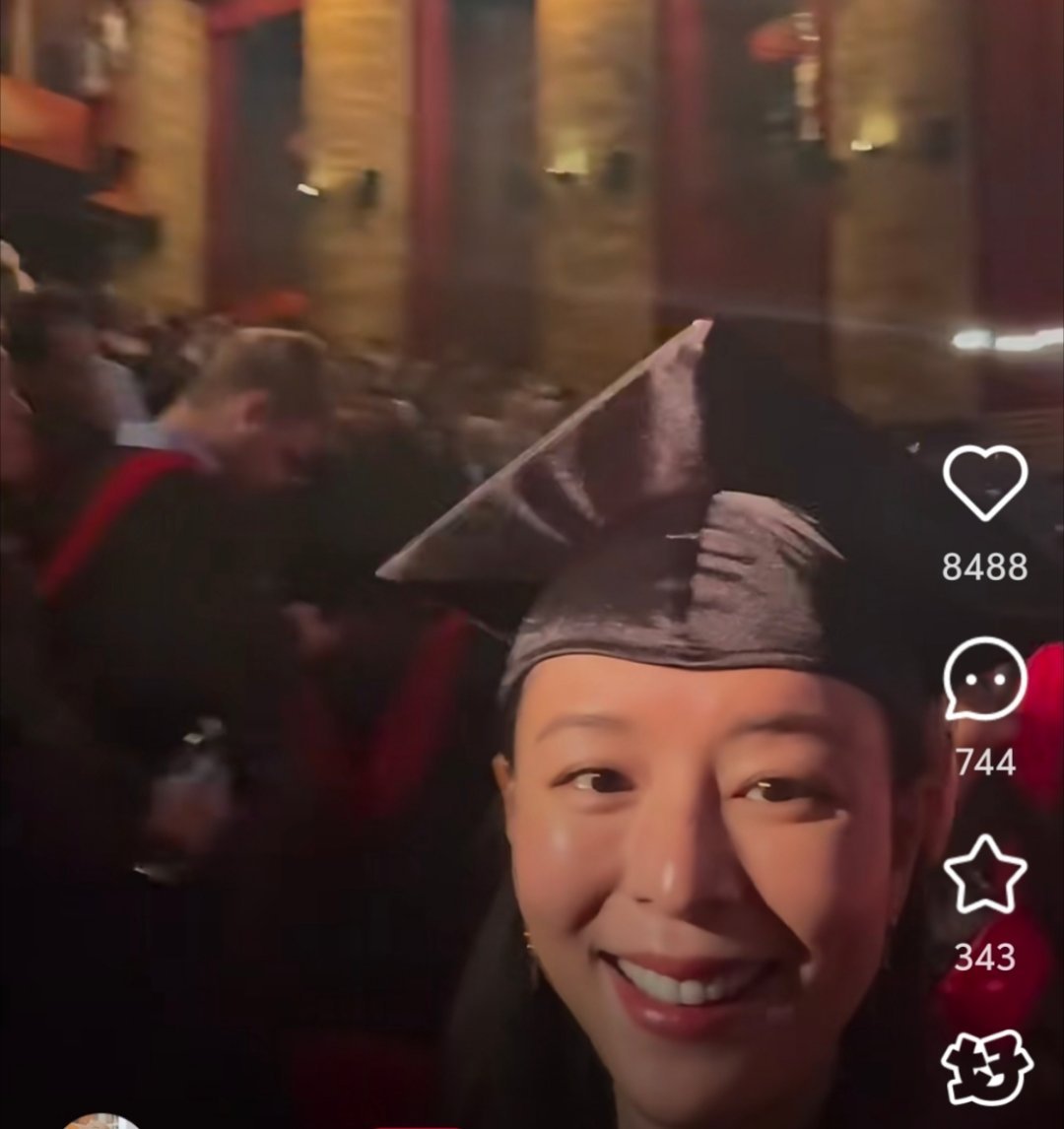 张静初未拿到硕士文凭没拿就没拿吧，现在太卷了，不好说！！你可以买一个，不过我想着
