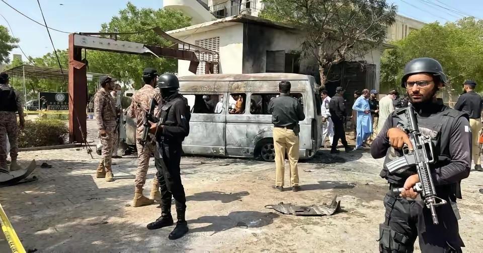 巴基斯坦打死147名俾路支恐怖分子。这次俾路支恐怖分子的“协同袭击”造成至少15