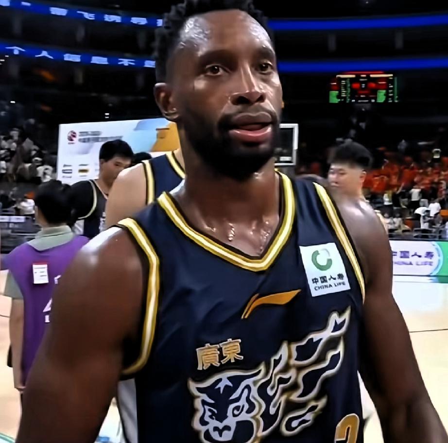 亚科夫列维奇开心了[赞]广东男篮96-78击退浙江广厦，一战打出了3个不争事实