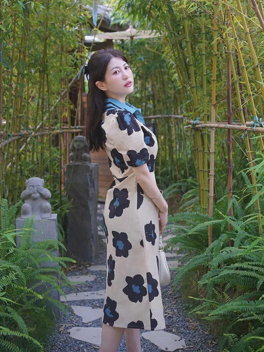 【对中年女性怎么称呼更易得到呢？】#中年女性的得体称呼艺术#
在社交互动中，尤其