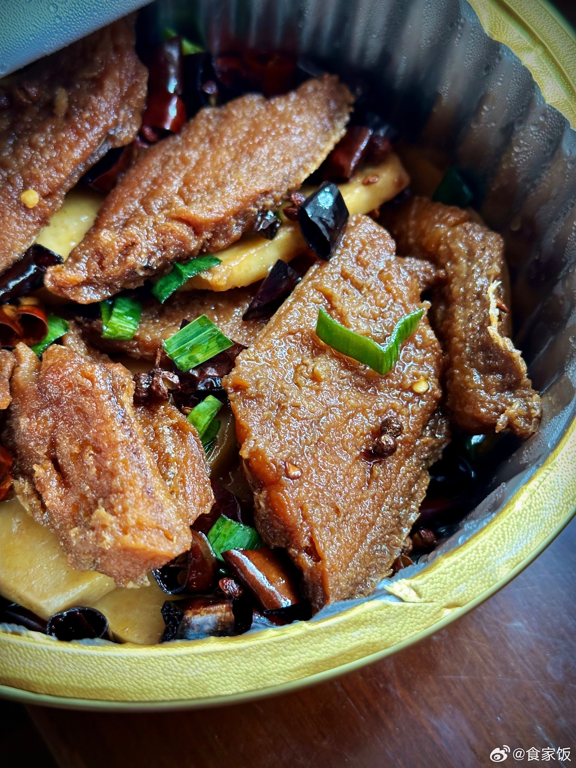 佛山旅行回家后的上海小囡comfort food，带鱼过泡饭。黔香阁的糖醋带鱼口