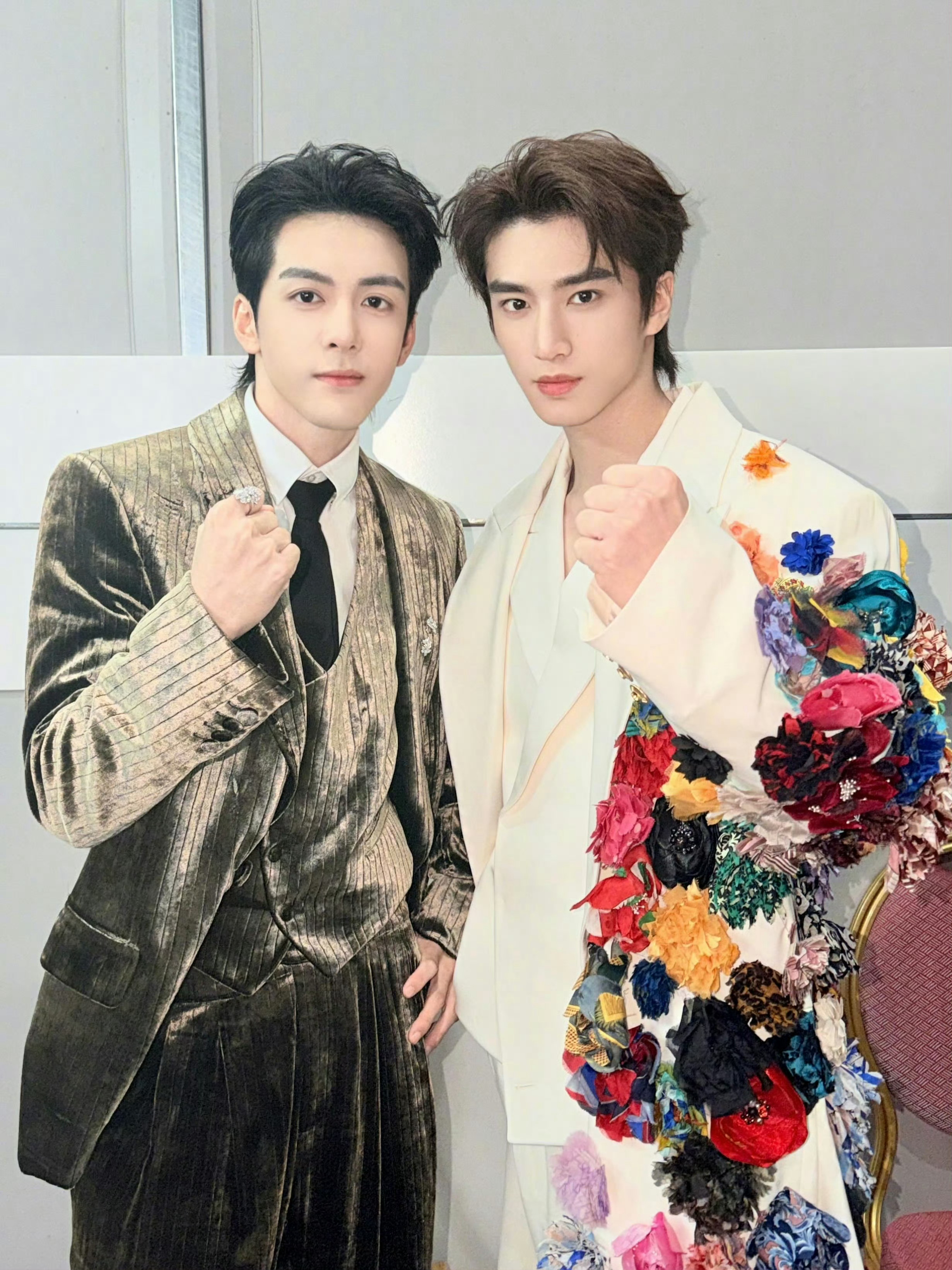 曾舜晞、张康乐vogue后台合照 ​​​