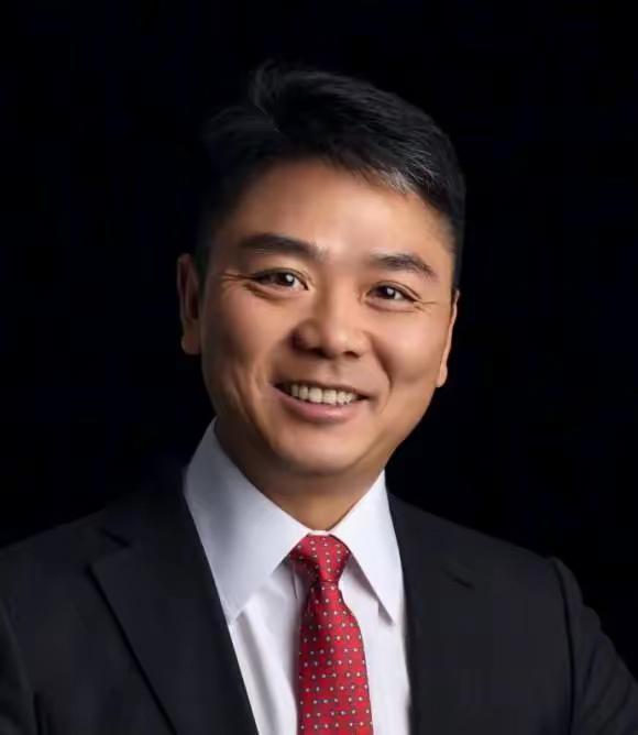 刘强东成大赢家！
刘强东造车拍出八千万天价！京东国民好车001号开拍一分钟冲上八