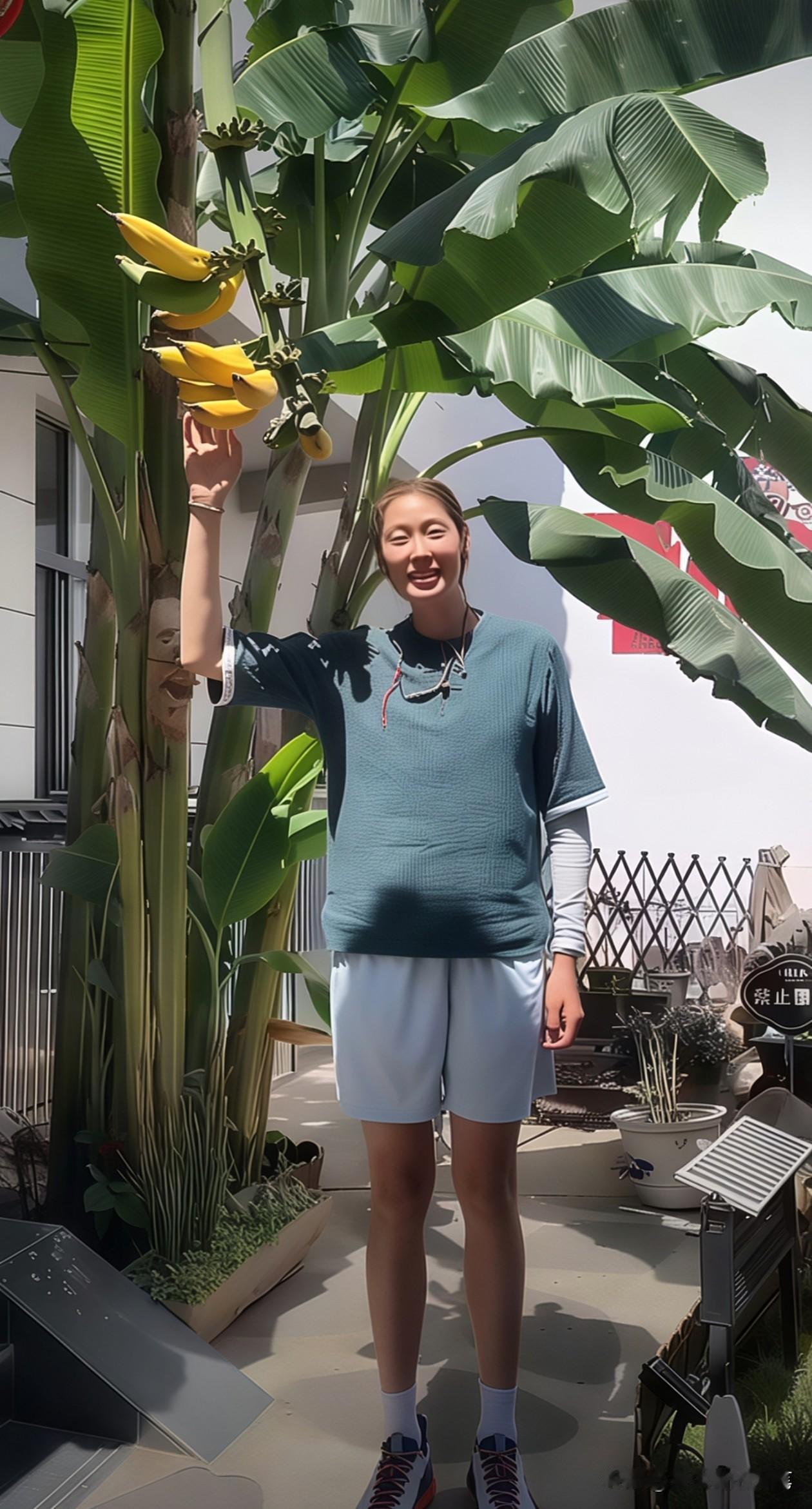 5月25日，朱婷和姚迪在云南的休假照新鲜出炉。逗羊驼、耍泰迪、拍美照，生活非常惬