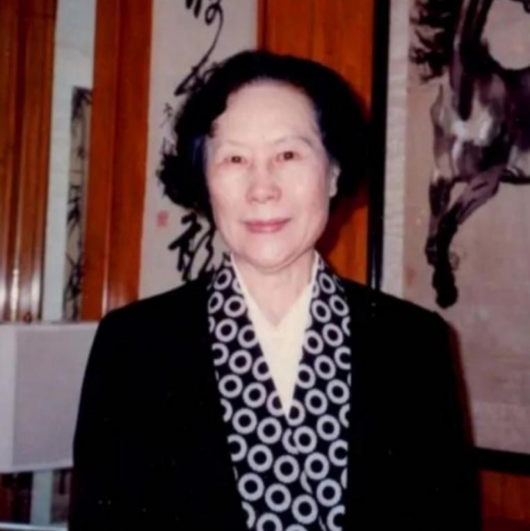 1953年，徐悲鸿病逝，五年后，他的妻子廖静文不但选择了改嫁，还生了孩子。然而，