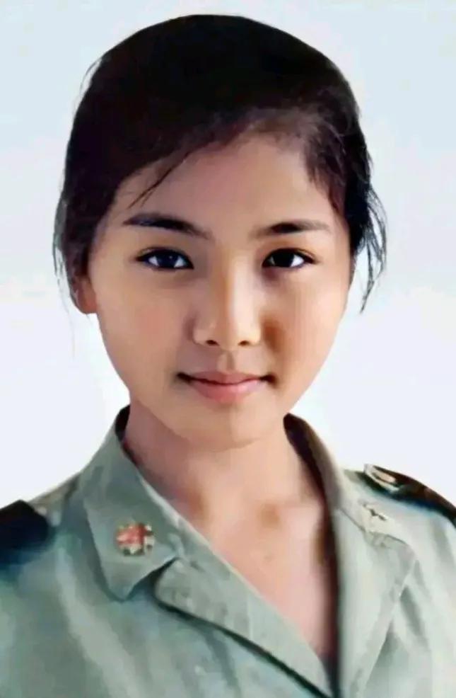 “国民媳妇”刘涛，突然之间从苦相的菱形脸变成了圆润脸，感觉越来越韩风，也越来越像