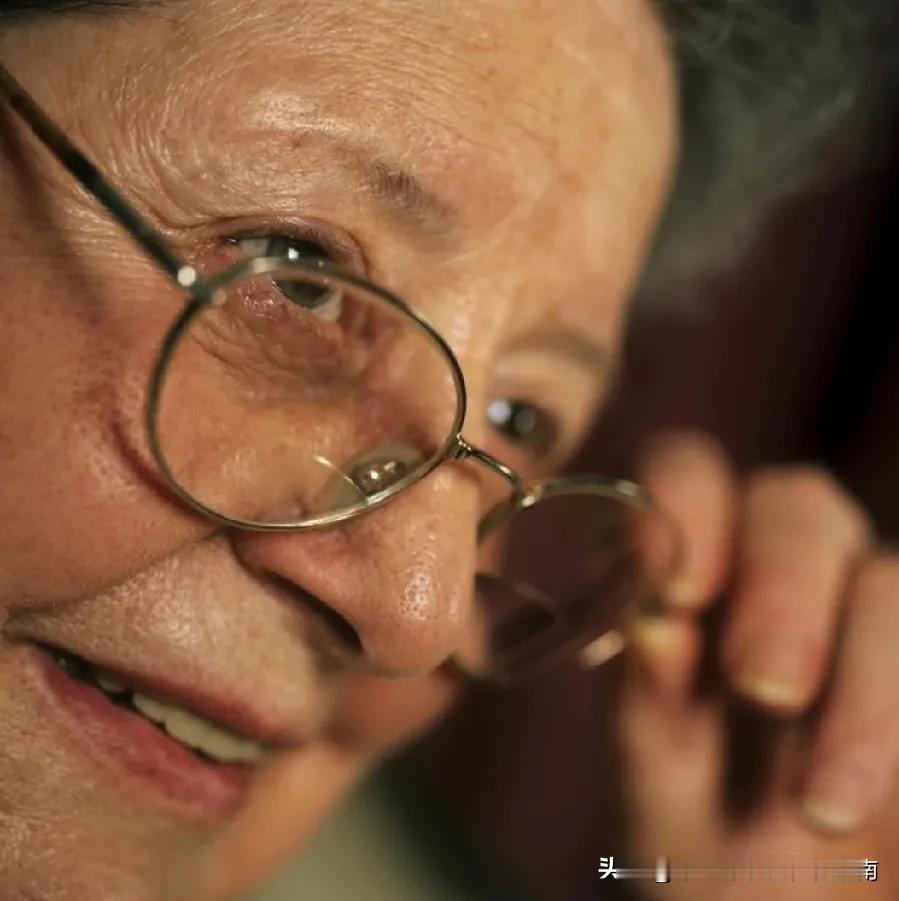 长寿不靠药不靠补，这位百岁老人的习惯，人人都能学

98岁的普通老人 王桂兰
一