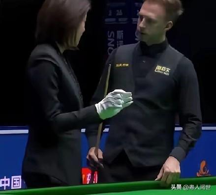 输不起的“世一”！明年不来也罢了。
与瓦菲的1/4决赛，因现场观众的某些不够文明