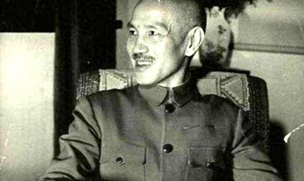 1955年蒋介石向美国记者自豪地提起陈赓，称其曾在朝鲜战场上打败过美军！
192