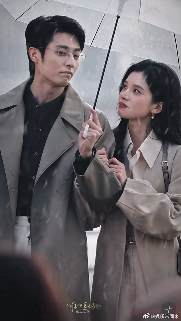 致我那菜市场的白月光杀青张婧仪陈靖可新剧杀青 女A男O的设定太带感！任冬雪搞事业