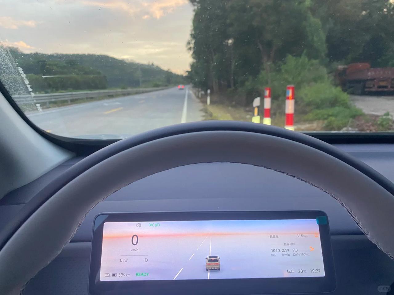 作为零跑B10老车主，开了挺长时间，说说实打实的城区用车感受。车子官标续航510