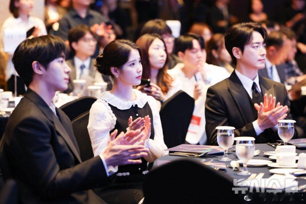 Newsis韩流博览会演员李浚赫、演员IU、演员秋英宇养眼啊养眼 ​​​