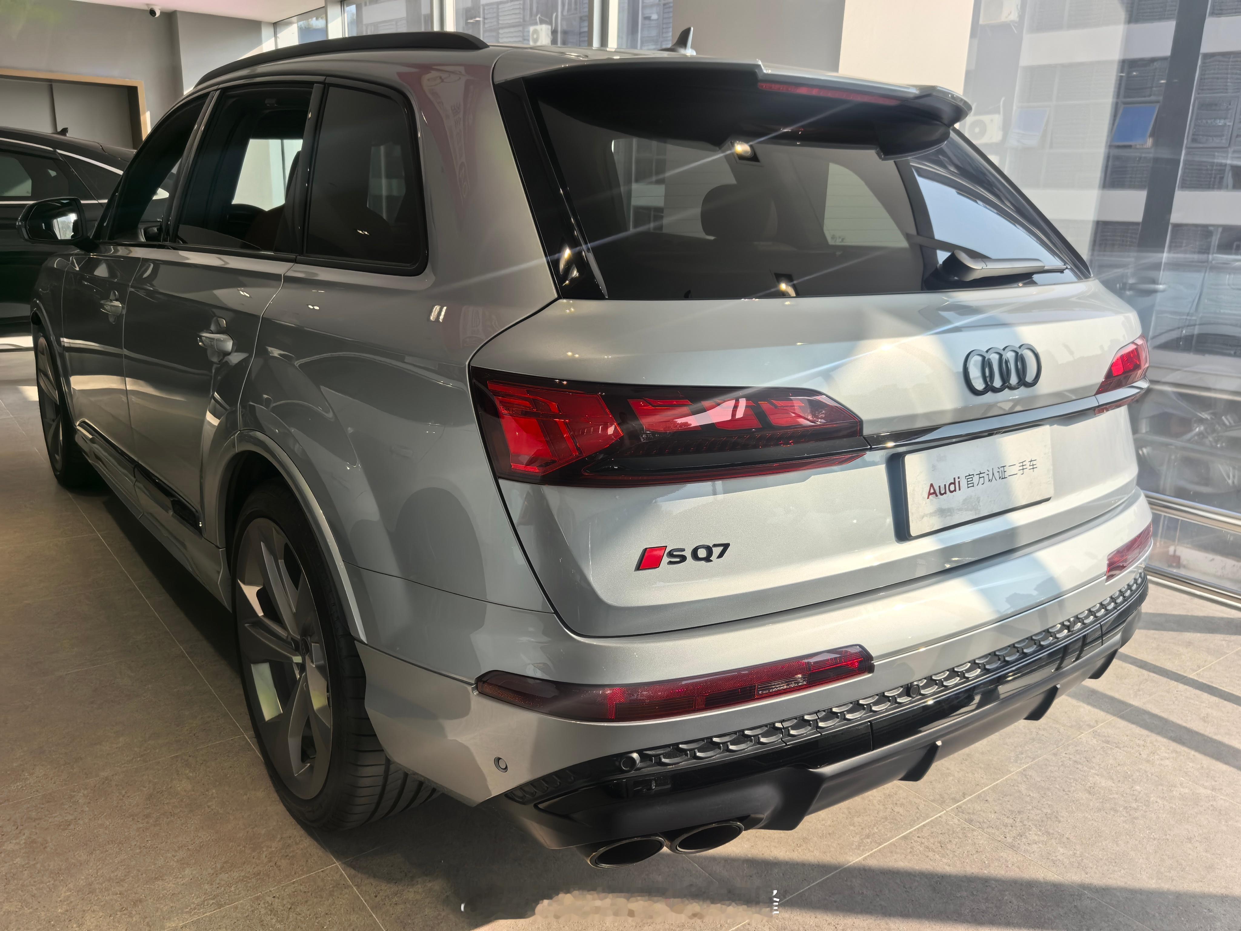 老实，这车还没试过呢，不知道奥迪urus好不好开？二手这个价，值吗？Urus二手