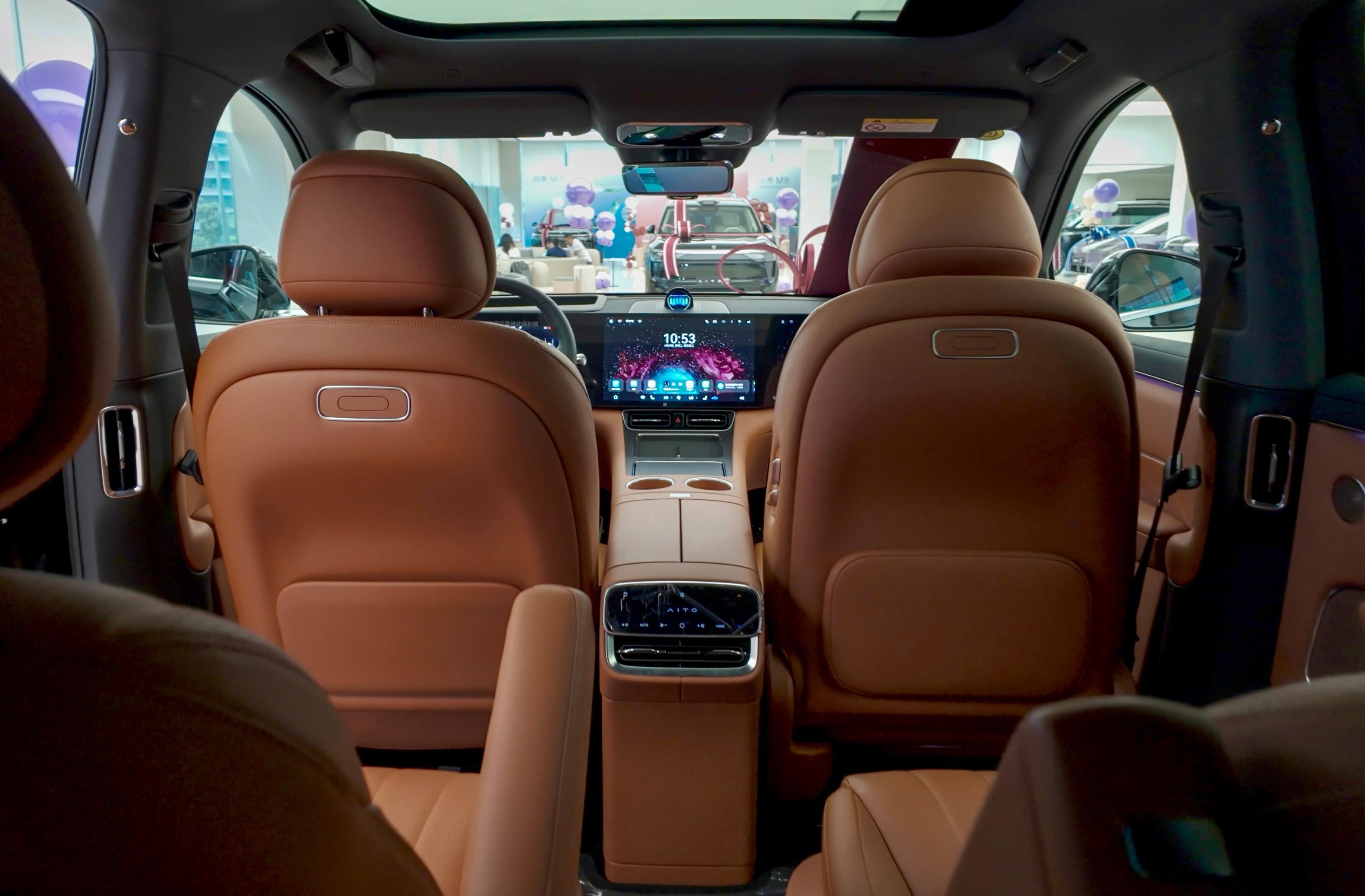 还有几天就要过年了，相信大家每到这个时候就开始发愁：过年几天狗子咋办。留城里没人