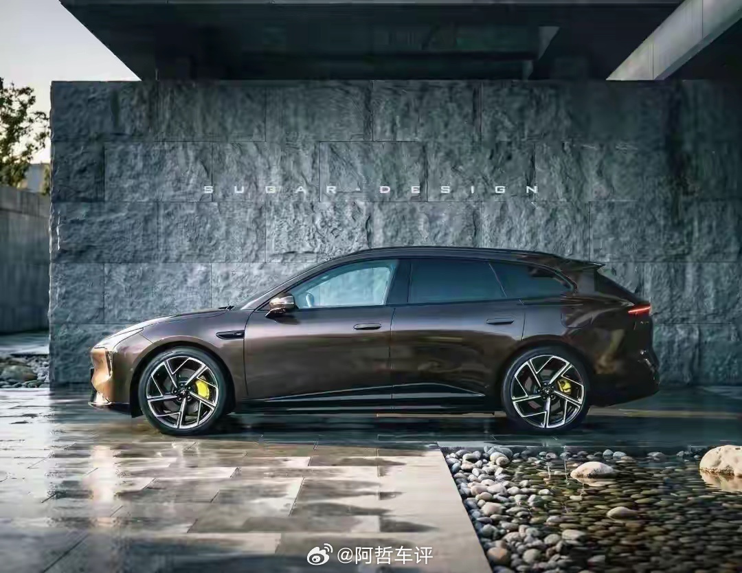 小鹏MONA产品线又要扩容啦，新增D11A级SUV、D11T旅行车两款新车！D1